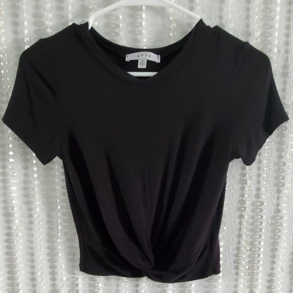 Gaze Tops - GAZE all black twisted front crop top